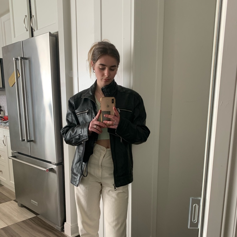 Meet your Posher, Angelika